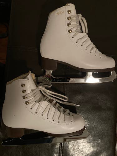 Jackson Ultima Figure Skates Adult 5 (Used)