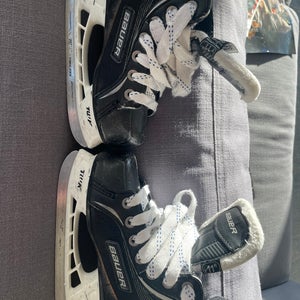 Bauer Hockey Skates 11 (Used)