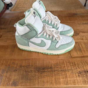 Nike Dunk High 1985 Green Denim Fabric & White Sneakers Women’s Size 8.5