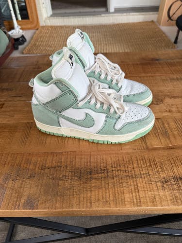 Nike Dunk High 1985 Green Denim Fabric & White Sneakers Women’s Size 8.5