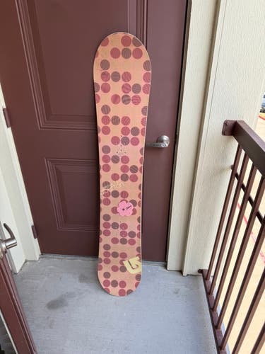 Women's Burton Snowboard All Mountain Without Bindings Medium Flex Directional (Used)
