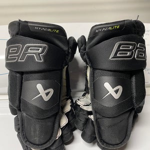 Bauer Vapor Hyperlite Gloves 14" (Used)