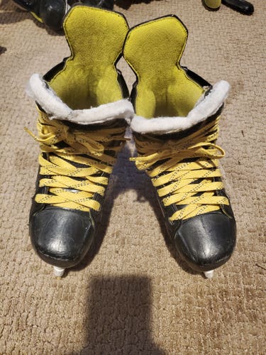 Bauer Supreme 3S Hockey Skates Extra Wide EE fit 3 nowide Width Size 3 (Used)