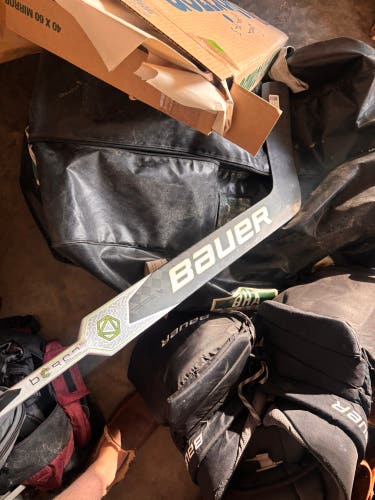 Senior Bauer Agent Regular Goalie Stick 26" Paddle (Used)