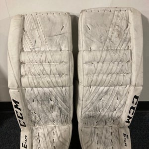 32" CCM Extreme Flex E4.9 Goalie Leg Pads (Used)