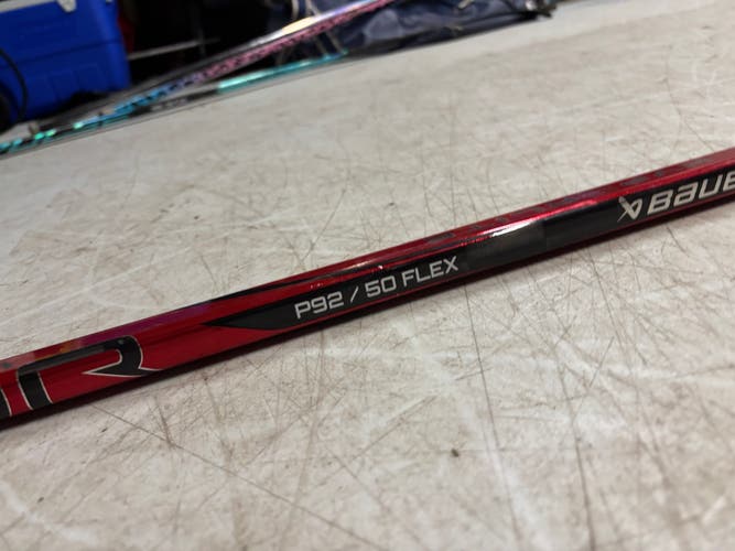 Junior Bauer Vapor Hyperlite 2 Left Hand Hockey Stick P92 (Used)