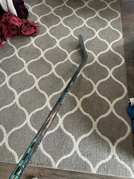Intermediate Bauer Twitch Left Hand Hockey Stick P28 (Used)