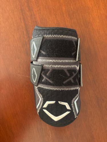 Black Senior EvoShield Elbow Guard Elbow Protection (Used)
