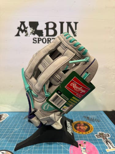 Rawlings WFP120 RH Softball Glove 12" (New)
