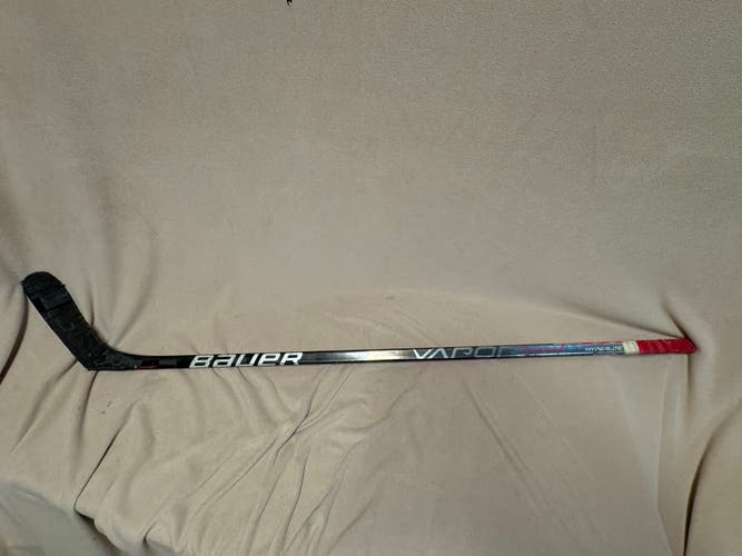 Senior Bauer Vapor Hyperlite Right Handed Hockey Stick P28 Pro Stock