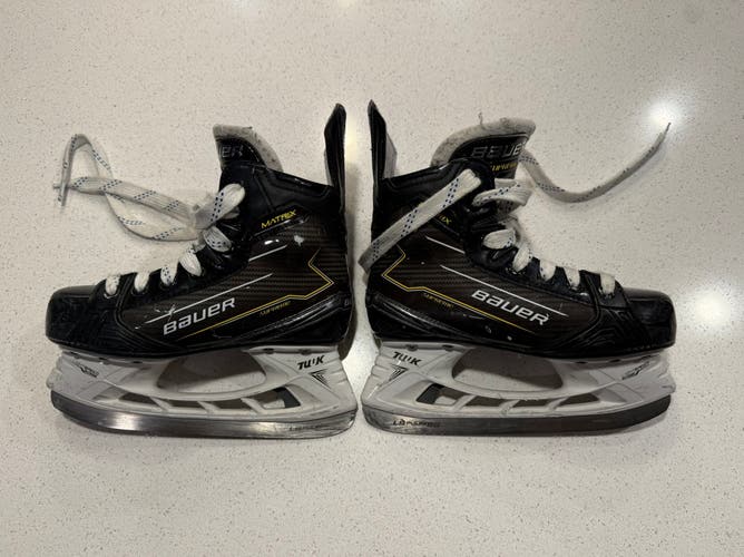 Bauer Supreme Matrix Hockey Skates – Size 3.5D (2024 Model)