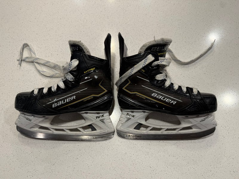 Bauer Supreme Matrix Hockey Skates – Size 3.5D (2024 Model)