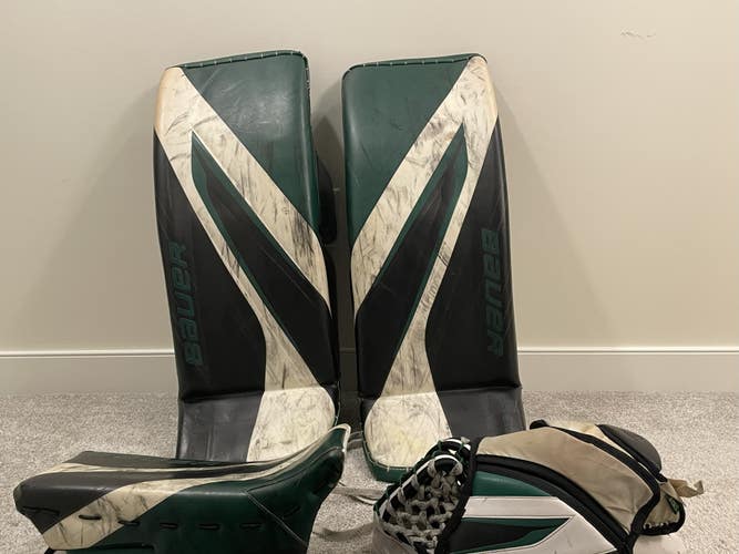 2023 33" Bauer Hyperlite 2 Regular Goalie Full Set Pro Stock (Used)