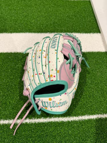 2025 Wilson A2000 RH Infield Softball Glove 12" (New)