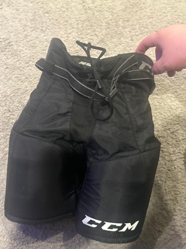 Youth Medium CCM Tacks 9550 Hockey Pants (Used)