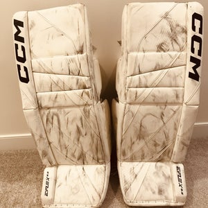2023 32" CCM Eflex 6.5 Goalie Leg Pads (Used)