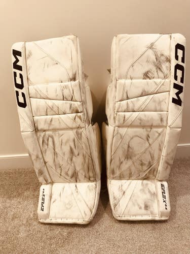 2023 32" CCM Eflex 6.5 Goalie Leg Pads (Used)