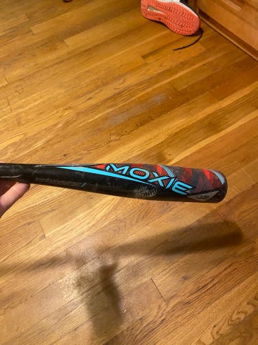 Easton Moxie Bat (-12) 15 oz 27" (Used)