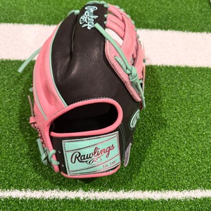 2025 Rawlings Heart of the Hide RH Outfield Baseball Glove 12.25" (New)