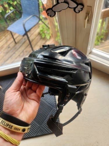 Large Bauer Re-Akt 150 Helmet Pro Stock (Used)