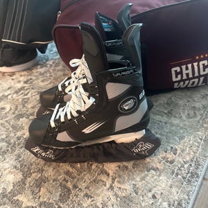 2025 custom Bauer Vapor Flylite Hockey Skates Regular Width Pro Stock 7.5 Barely Used Almost new