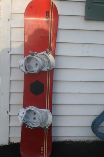 Kid's Axis 125 cm Snowboard With LTD Small Bindings