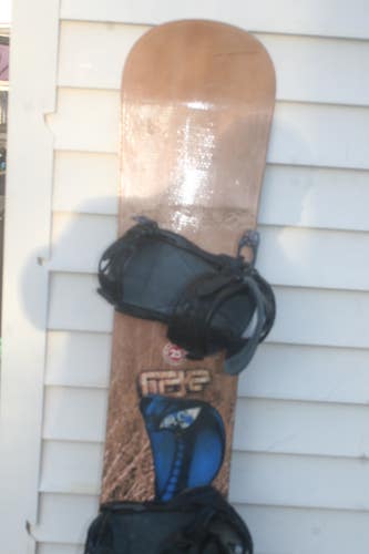 Ride 125 cm Snowboard With Salomon Small Bindings