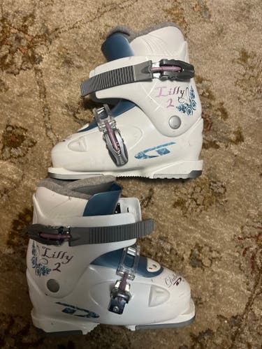 Kid's Dalbello Lilly 2 Ski Boots (Used | Mondo 22.5 (262mm)