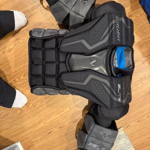Small 2025 Bauer Elite Goalie Chest Protector (New)