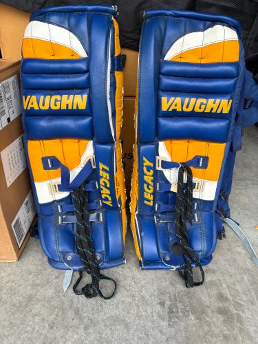 30" Vaughn Goalie Leg Pads (Used)