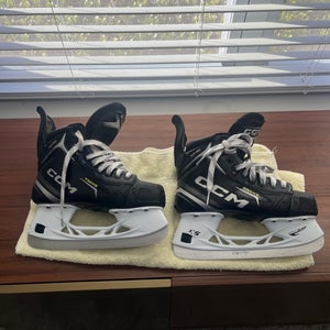 CCM Tacks XF 80 Hockey Skates Regular Width Size 4 (Used)