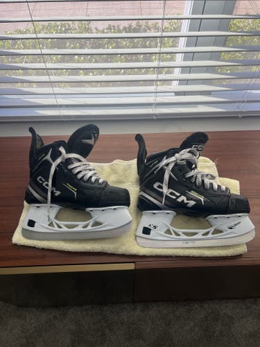 CCM Tacks XF 80 Hockey Skates Regular Width Size 4 (Used)