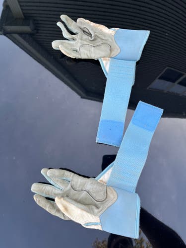 Youth small Bruce Bolt Batting Gloves (Used)
