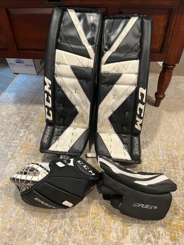 34" 1.5 CCM Eflex 5 Regular Goalie Full Set (Used)