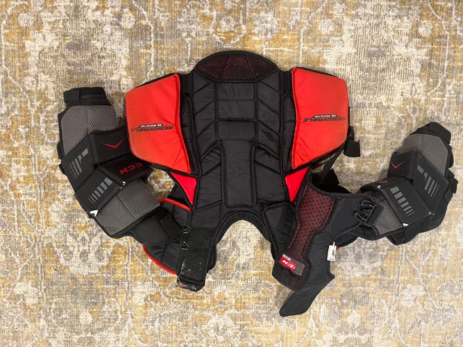 Medium CCM Extreme Flex Shield E2.9 Goalie Chest Protector (Used)