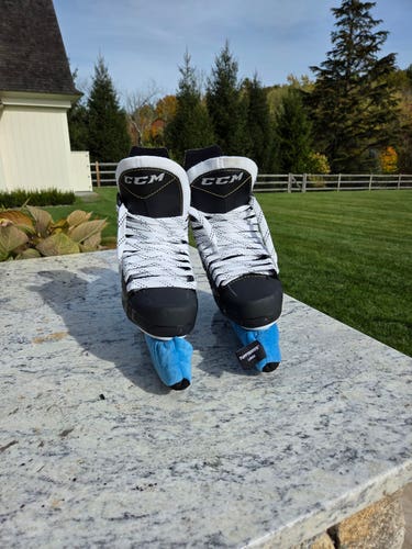 CCM Super Tacks 9350 Size 7 Hockey Skates (Used once)
