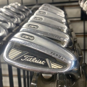 Titleist (Used) Right Handed Men's Stiff Flex Steel Shaft Iron Set
