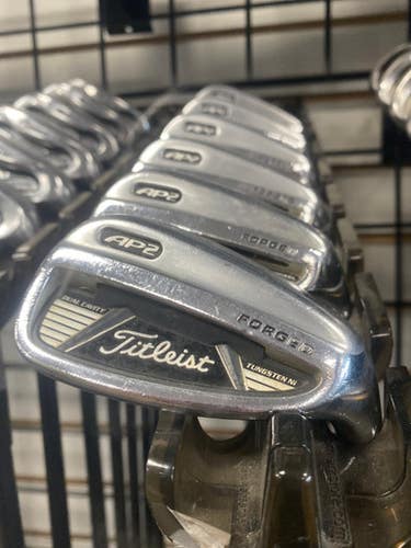 Titleist (Used) Right Handed Men's Stiff Flex Steel Shaft Iron Set