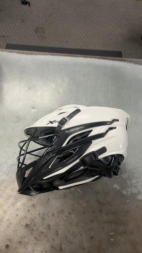 Used Cascade XRS YOUTH Lacrosse Helmet White XS/S 11793-S000257066