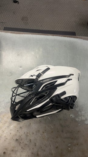 Used Cascade XRS YOUTH Lacrosse Helmet White XS/S 11793-S000257066