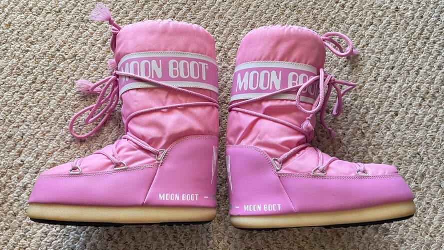 Moon Boots Girls size 31-34/13.5-2.5 (Used)