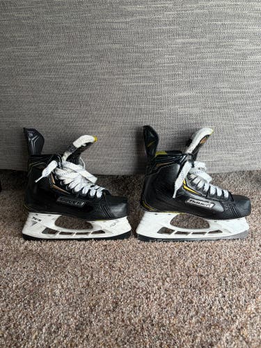Bauer Supreme 2S Hockey Skates Regular Width Size 4 (Used)