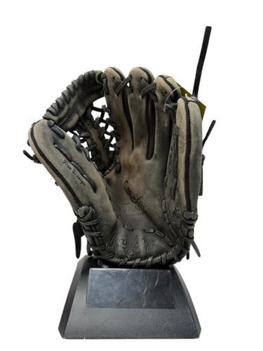 Used Rawlings G204B BB/SB Glove RH Throw Black 11 1/2" 11835-S000199791