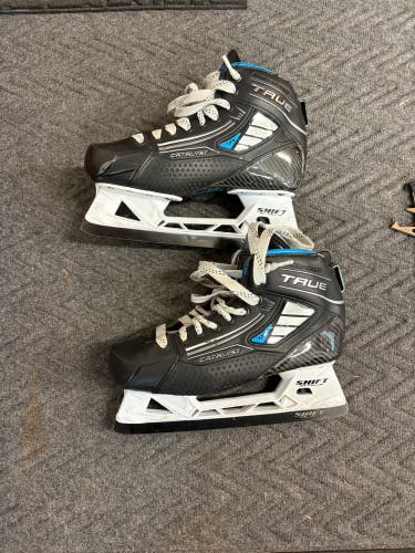 True Catalyst 7X4 Hockey Skates Wide Width Size 6 (Used)