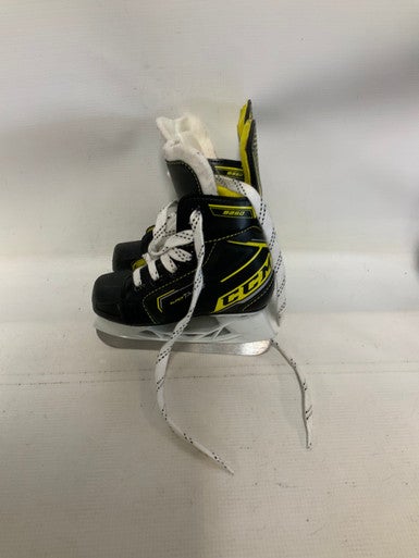Used CCM SUPER TACKS 9350 Youth Hockey Skate Youth 09.0 11823-S000035237