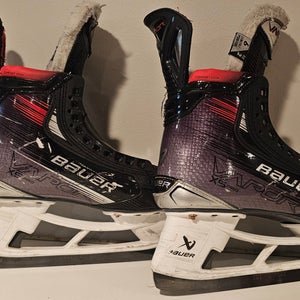 2023 Bauer Vapor 5x pro Hockey Skates 6 (Used)