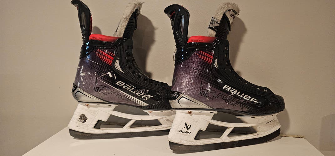 2023 Bauer Vapor 5x pro Hockey Skates 6 (Used)