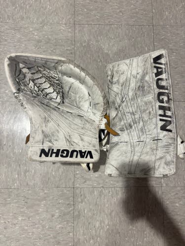 White Intermediate Vaughn Velocity V9 Goalie Glove & Blocker Set Regular (Used)