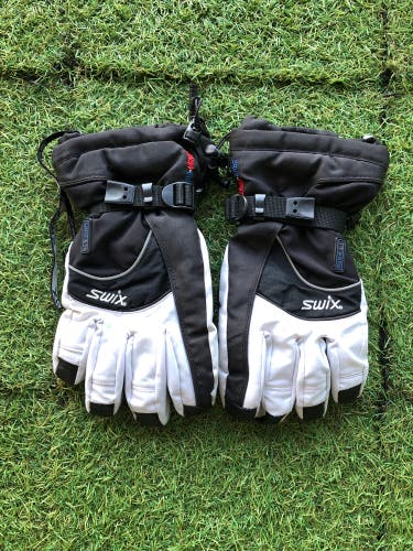 Black Medium Men's Swix Gloves (Used)