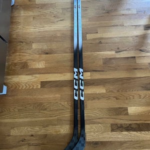 2 Pack Intermediate CCM JetSpeed FT8 Pro Left Hand Hockey Stick P29 (New)